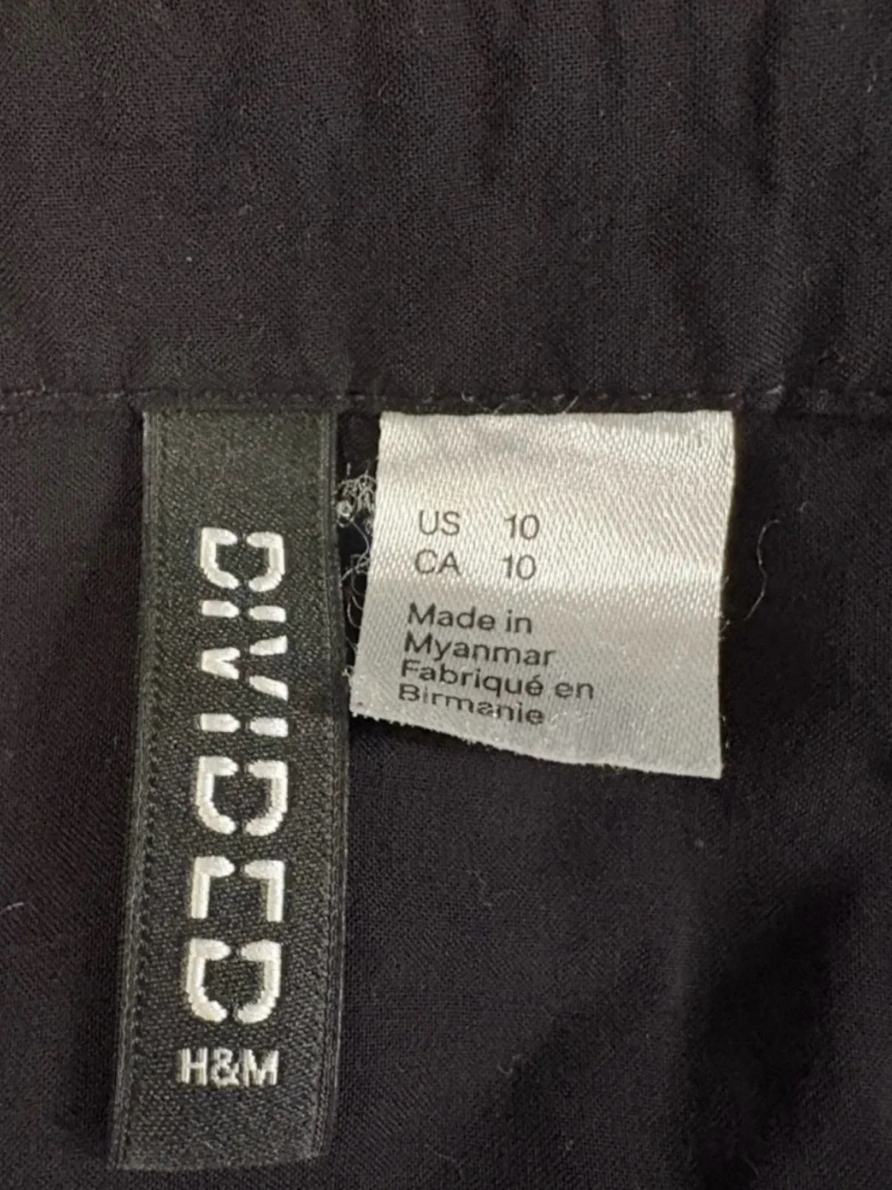 H&M Relaxed Black Button-down Women's Top - Picture 3 of 3